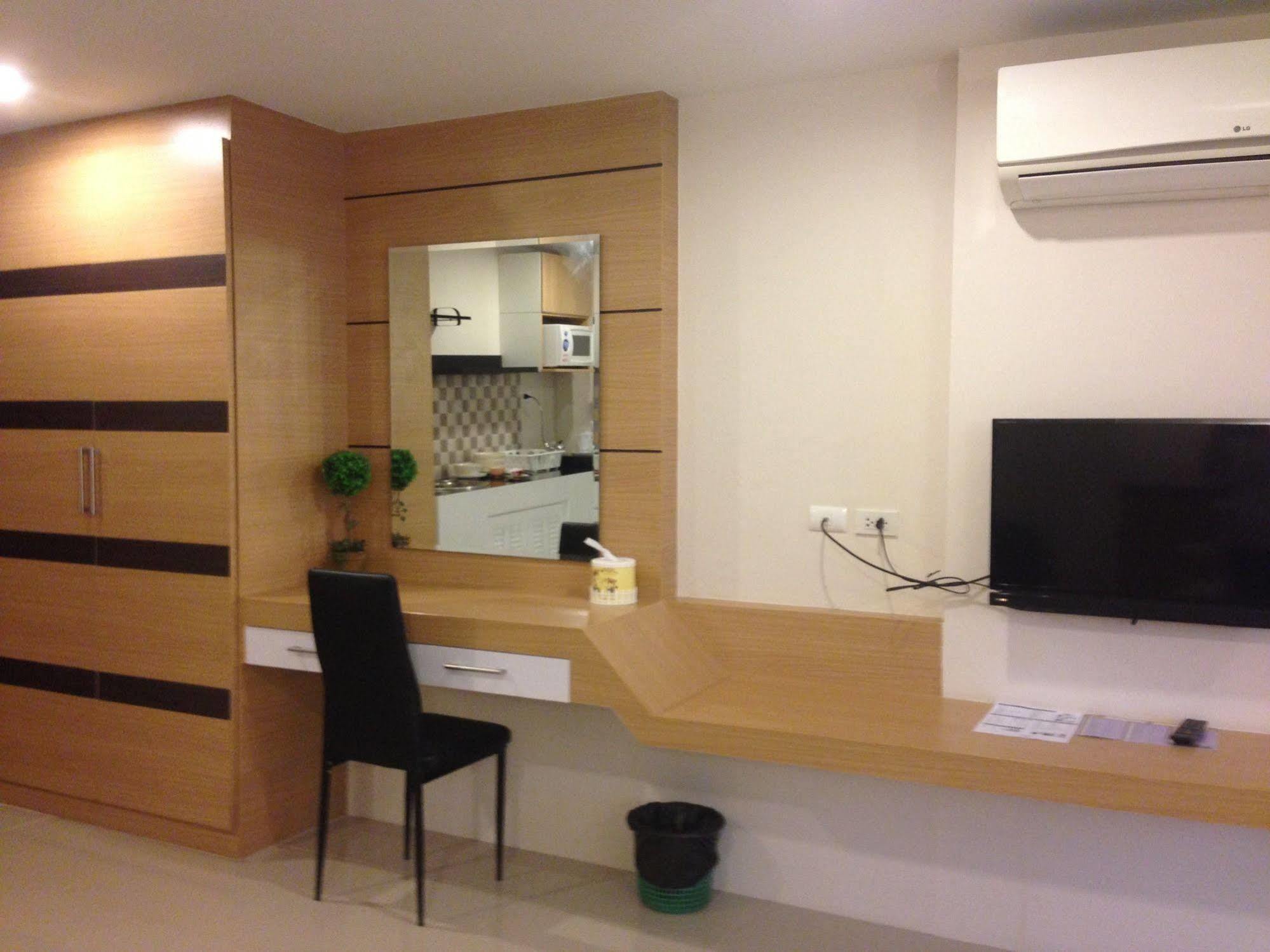 Chitra Suite Pattaya Exterior photo